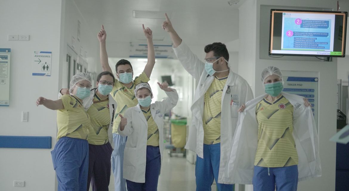 Federación Colombiana de Fútbol y Adidas donan tenis a personal médicos que luchan contra el Covid-19