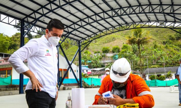 Gerente de Indervalle visitó obras de infraestructura deportiva en el Valle del Cauca