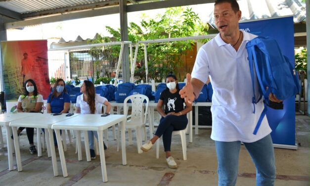 Óscar Córdoba y BBVA apoyan a comunidades marginales de Cartagena
