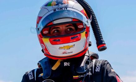 Tatiana Calderón desafía el circuito callejero de Long Beach de IndyCar