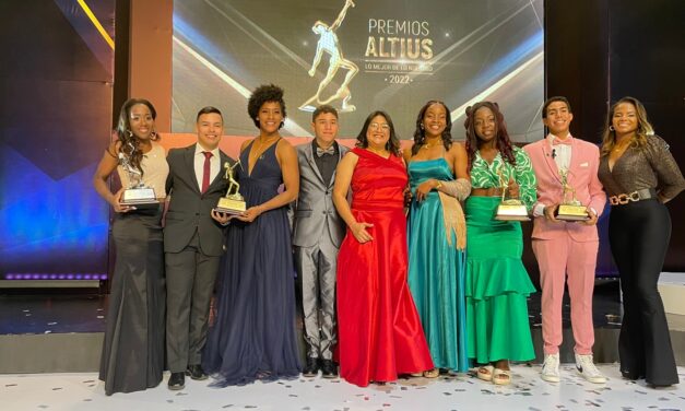 El Valle Oro Puro brilló en los Premios Altius en Bogotá