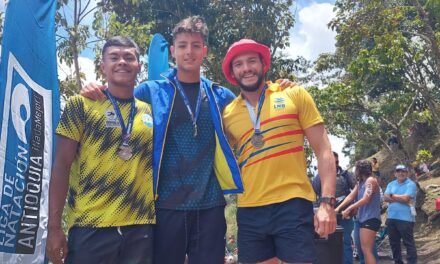 Nadadores de la CRP brillaron en la parada nacional de aguas abiertas