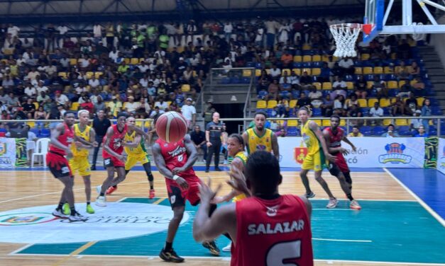 Ganaron los locales en triple jornada dominical del baloncesto