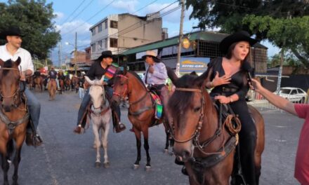 La Fiesta de la Agricultura en Palmira comenzó a galope