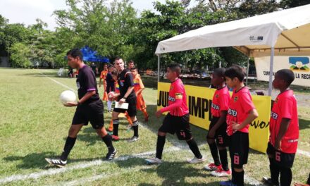 Torneo Baby Fútbol en el Acuaparque de la Caña